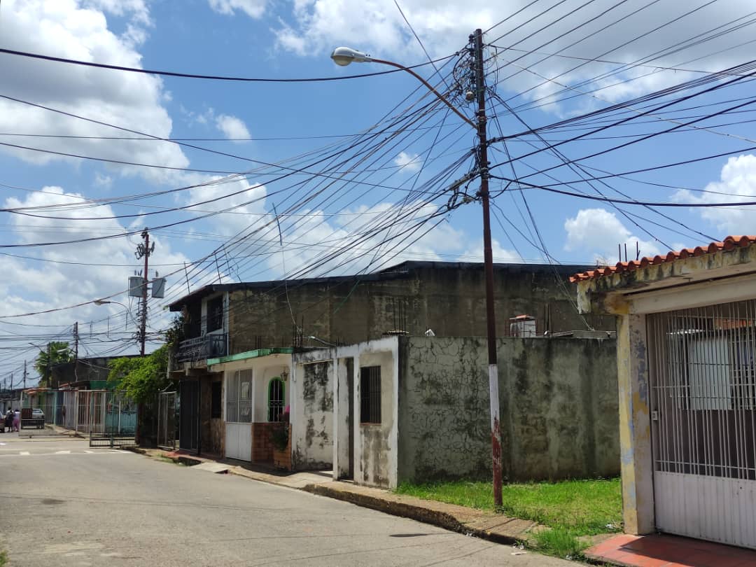 Vecinos del oeste de Maturín: Los cortes eléctricos diarios afectan nuestra calidad de vida