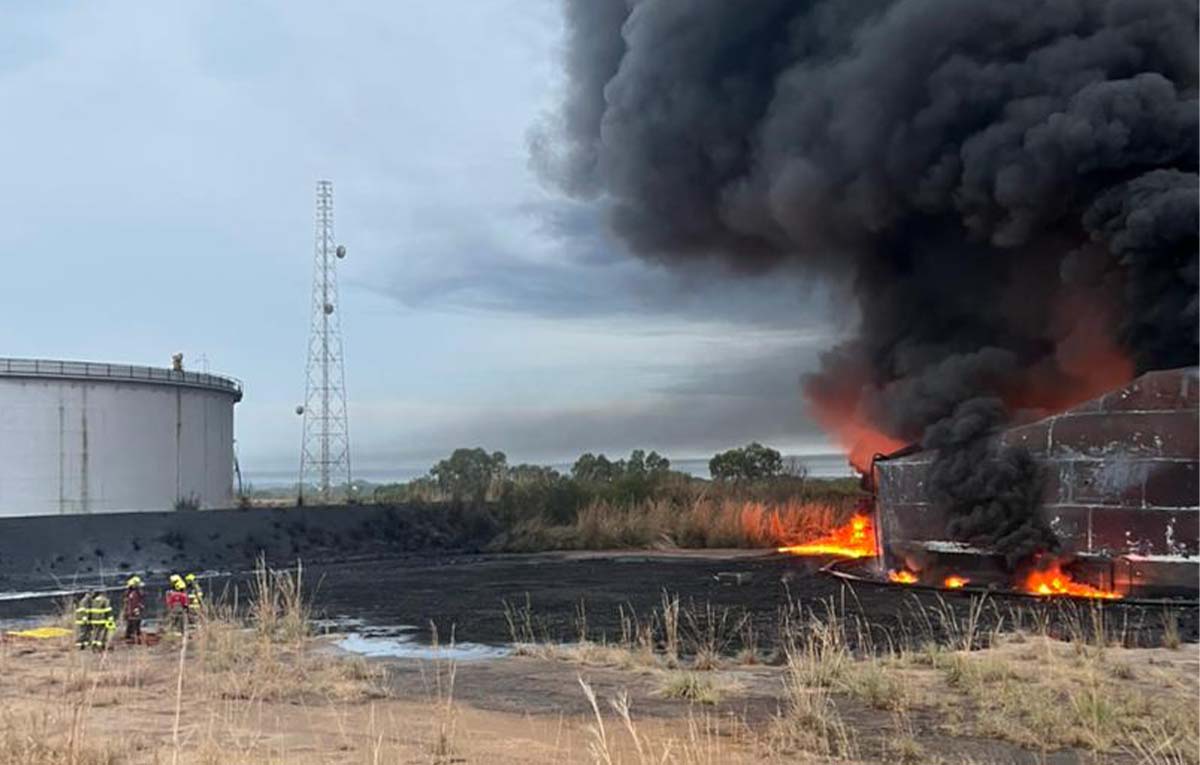 Se incendia tanque de almacenamiento de crudo de Pdvsa en Zulia por impacto de un rayo