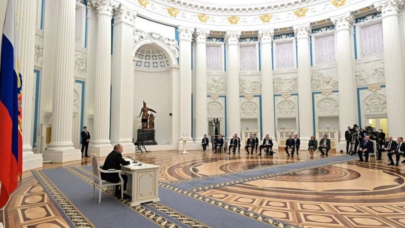 Rusia y Ucrania: ¿quién pertenece al círculo íntimo de Putin que dirige la invasión?