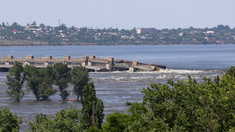 ¿A quién beneficia la rotura de la represa de Ucrania por la que Kyiv y Moscú se culpan mutuamente?