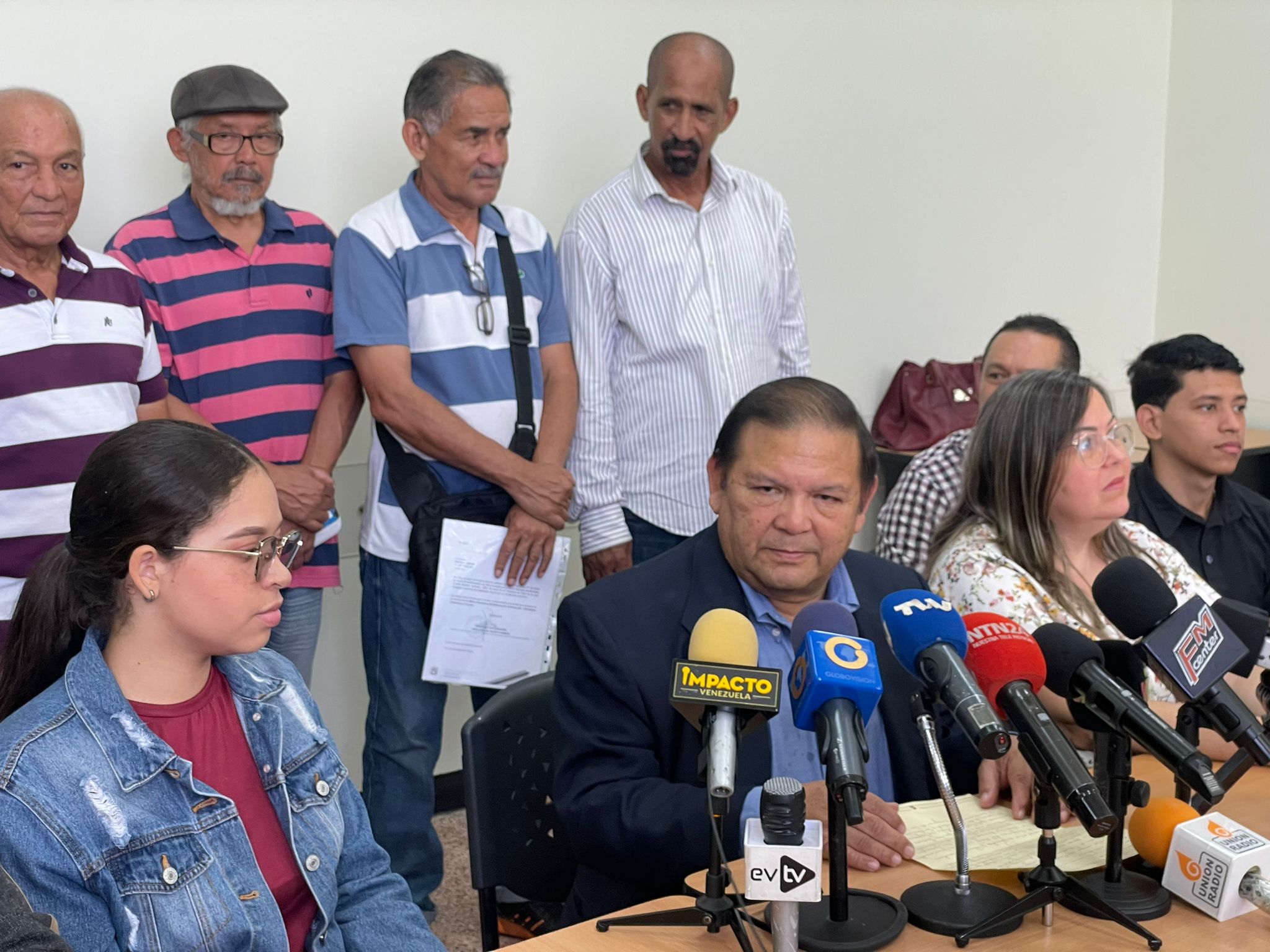 Andrés Velásquez al inscribirse para primarias: Para mí el consenso está descartado