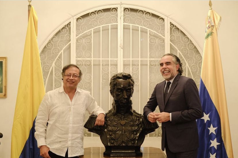 Armando Benedetti y su polémico paso por la embajada venezolana