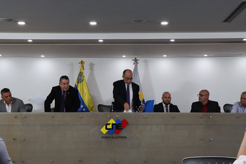 Rectores del CNE renuncian (Mairet Chourio)