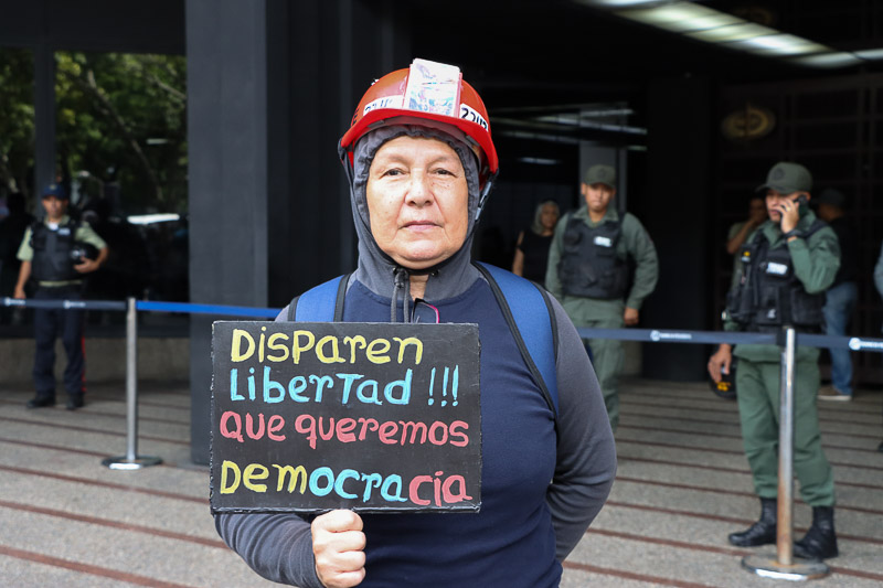 Trabajadores protestas por la liberación de compañeros presos (Mairet Chourio)