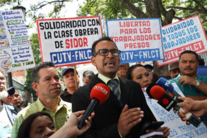 Trabajadores públicos protestan por salario ante el ministerio de educación superior (Mairet Chourio)