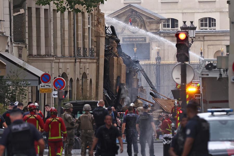 Explosión de gas en centro de París causa al menos 16 heridos, 7 muy graves