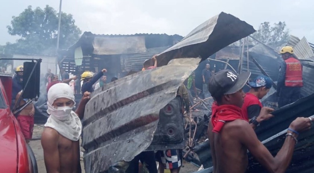 Incendio en invasión del Aragua