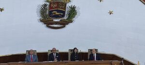 Jorge Rodríguez a candidatos a primarias: No merecen libertades que les ofrece la Constitución por «pedir» sanciones