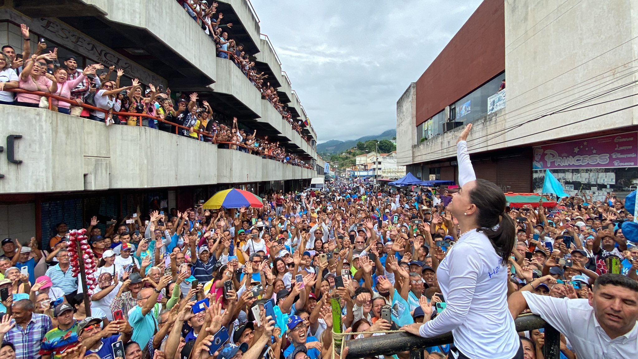 María Corina Machado designa comando de campaña y sigue recorridos por el país pese a inhabilitación