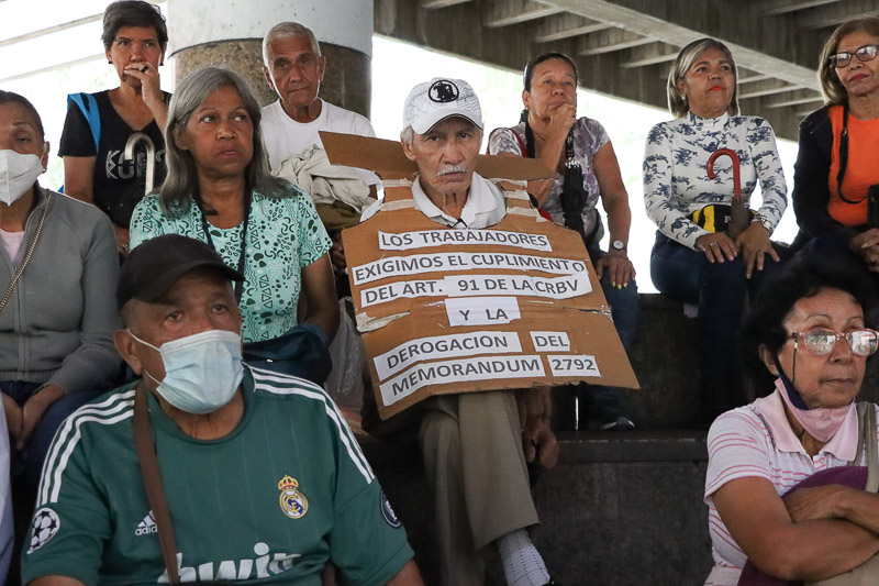 Jubilados y pensionados no abandonan las calles para exigir respeto a sus reivindicaciones