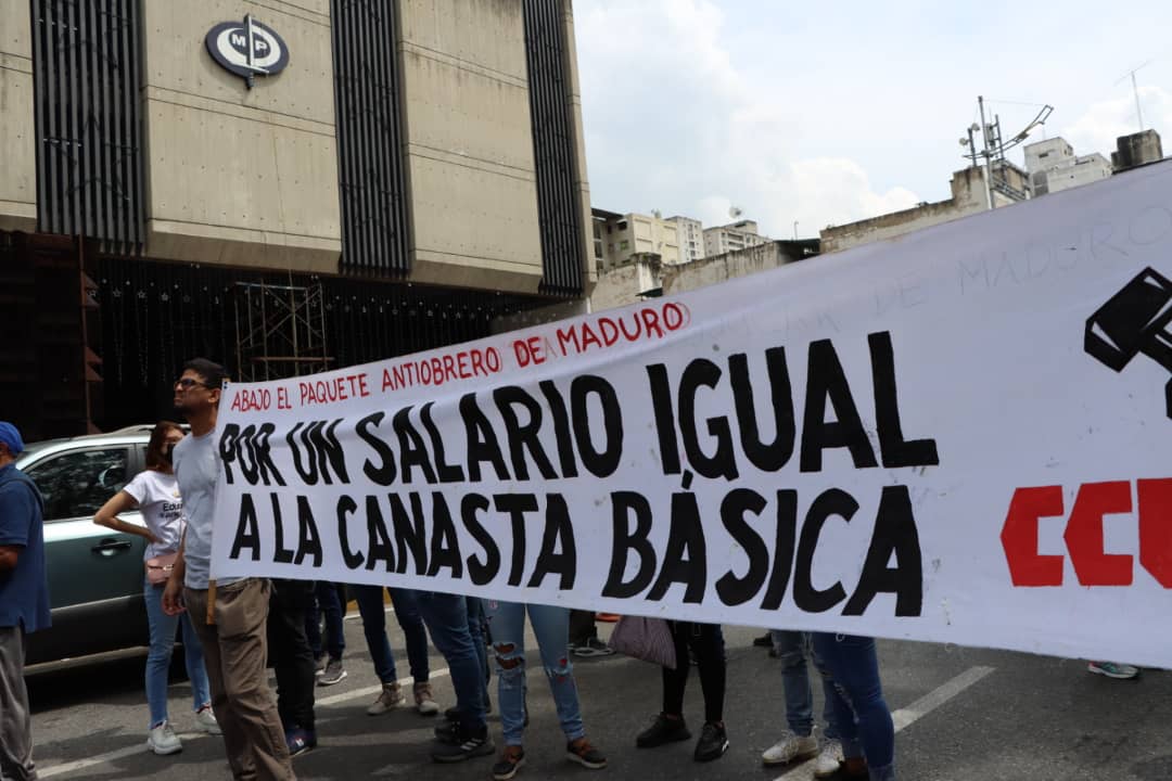 Trabajadores exigen salario mínimo decente