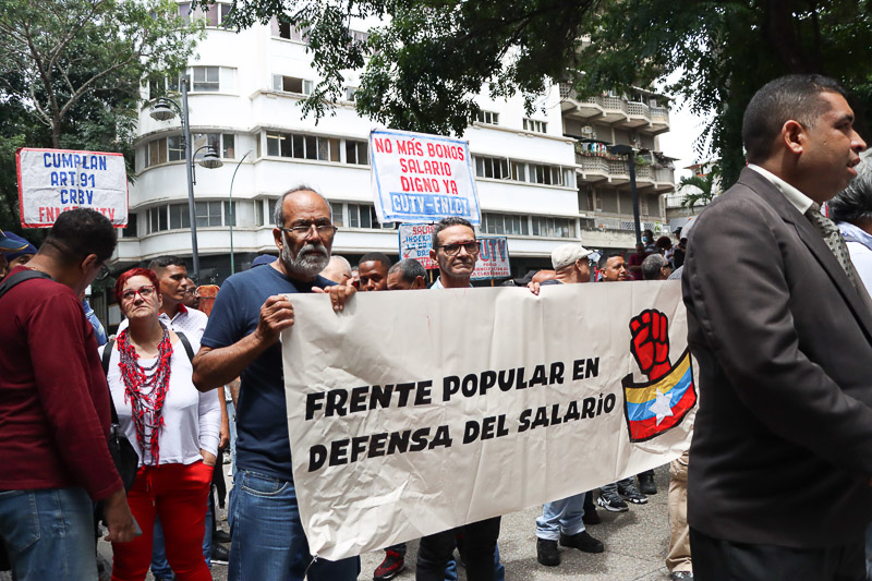 Trabajadores públicos protestan por salario (Mairet Chourio)