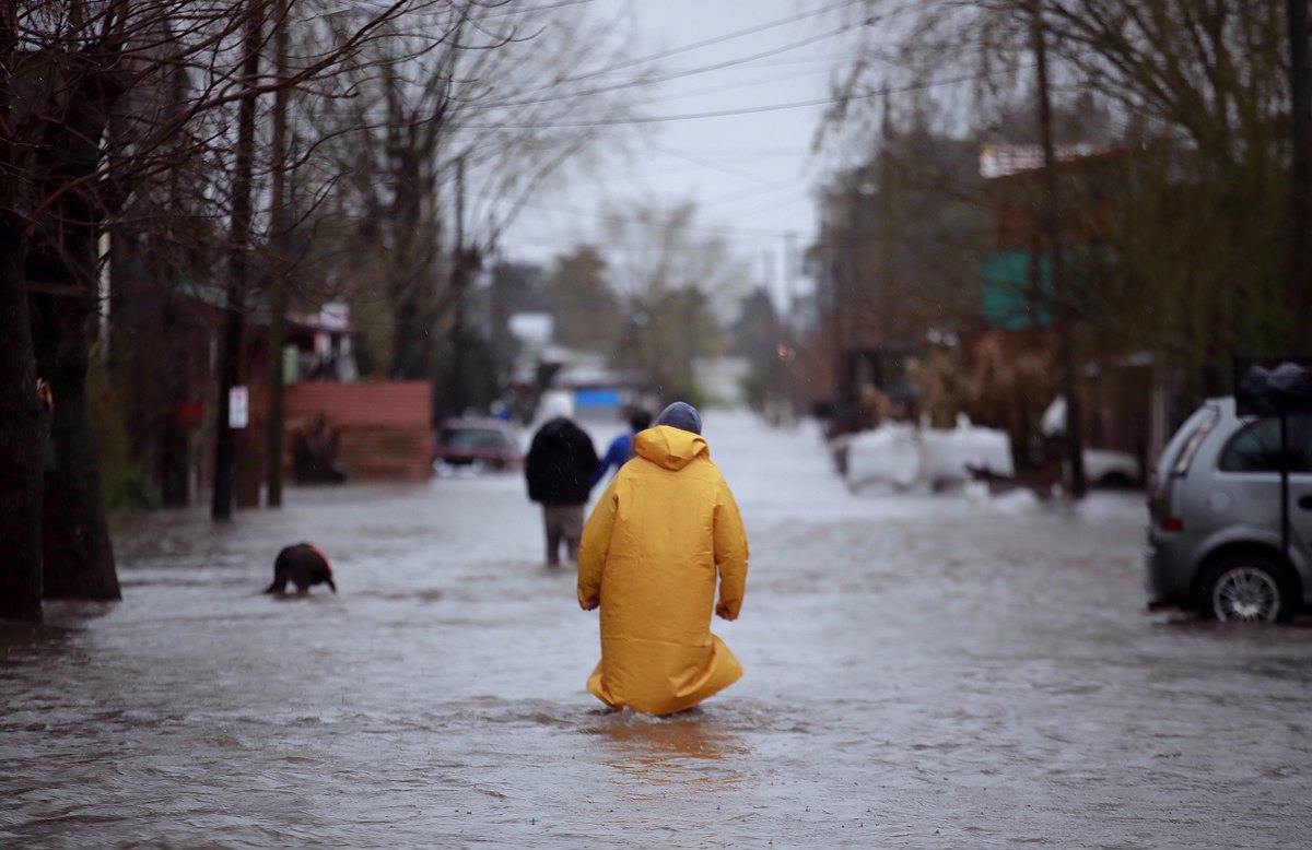 Un fuerte temporal de lluvia y viento afecta a varias zonas de Argentina