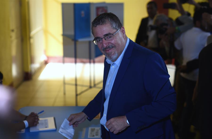 Bernardo Arévalo gana la presidencia de Guatemala
