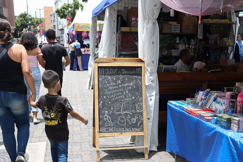 Feria de útiles escolares (Mairet Chourio)