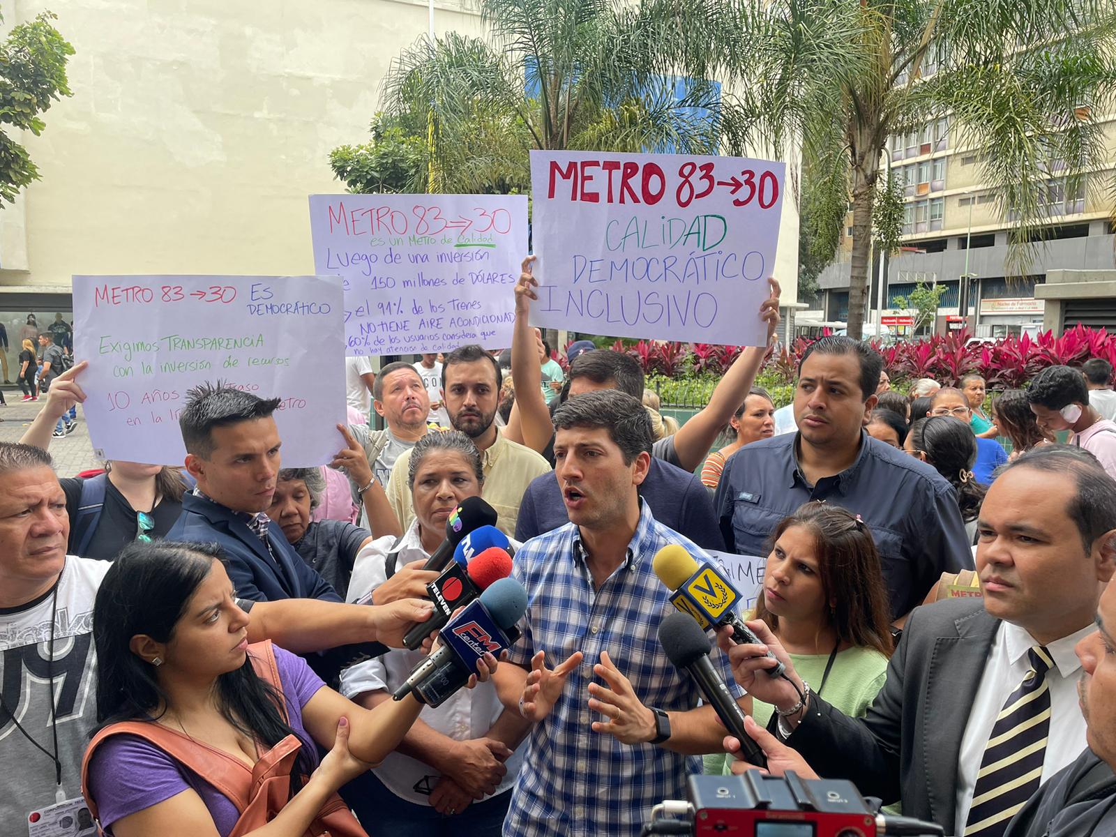 Iniciativa Metro 8330 denuncia que el sistema de transporte tiene fallas que necesitan atención inmediata