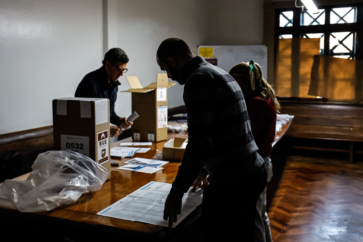Abren los centros de votación para las elecciones primarias en Argentina
