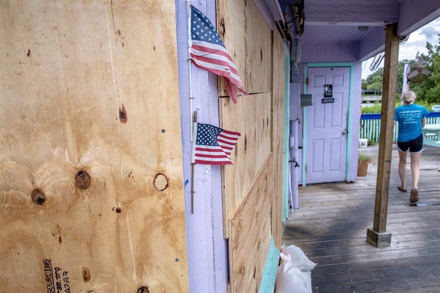 Idalia toca tierra en el noroeste de Florida como un huracán mayor