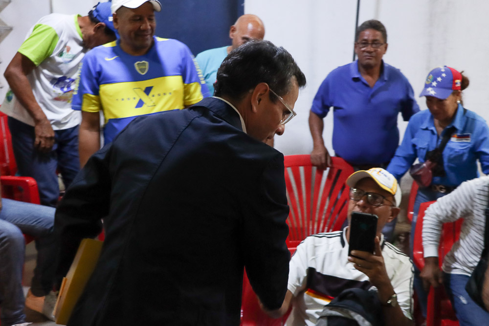 El candidato propuso ajustar el salario a 150 dólares