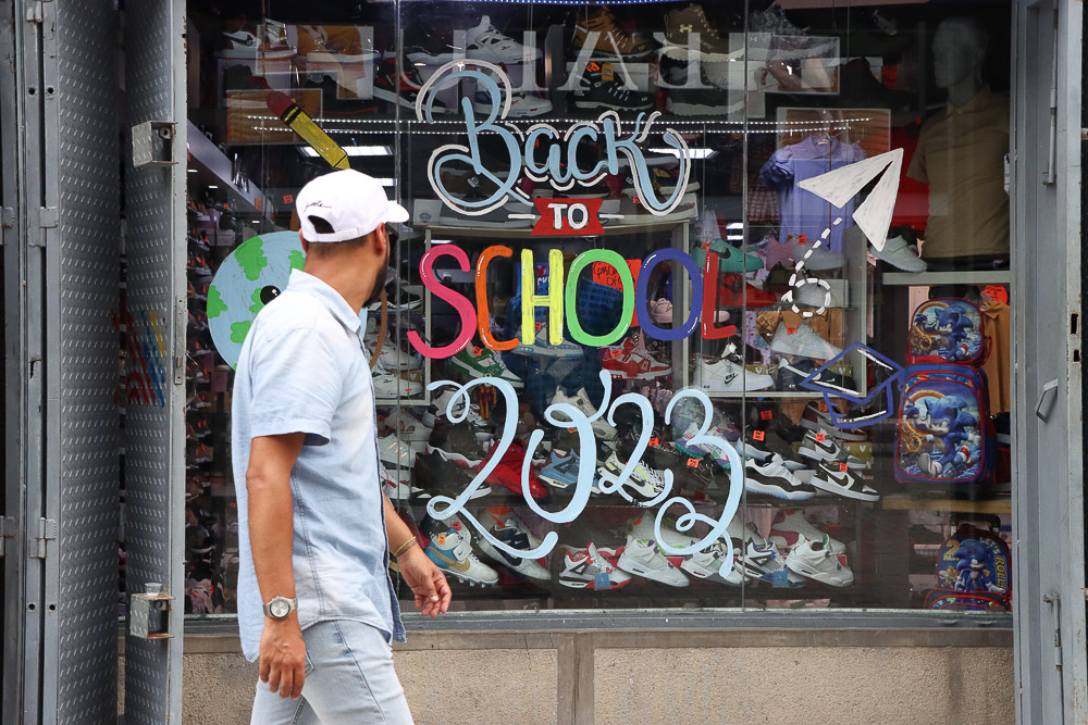 Ventas de útiles escolares (Mairet Chourio)