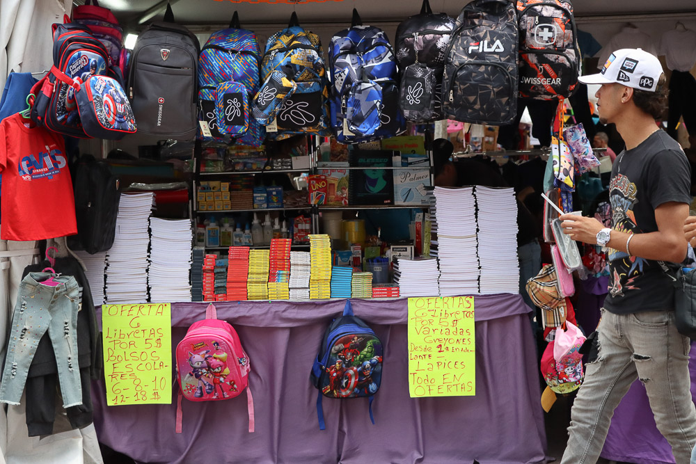 Ventas de útiles escolares (Mairet Chourio)