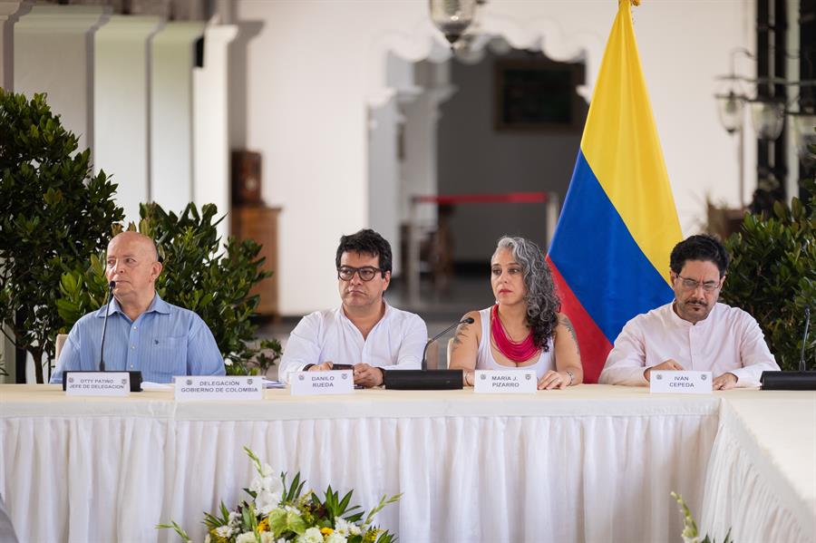 Colombia y el ELN aprueban acciones humanitarias para zonas más afectadas por el conflicto