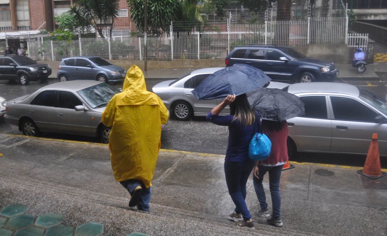 Lloviznas esporádicas y chubascos se estiman este 12 de septiembre
