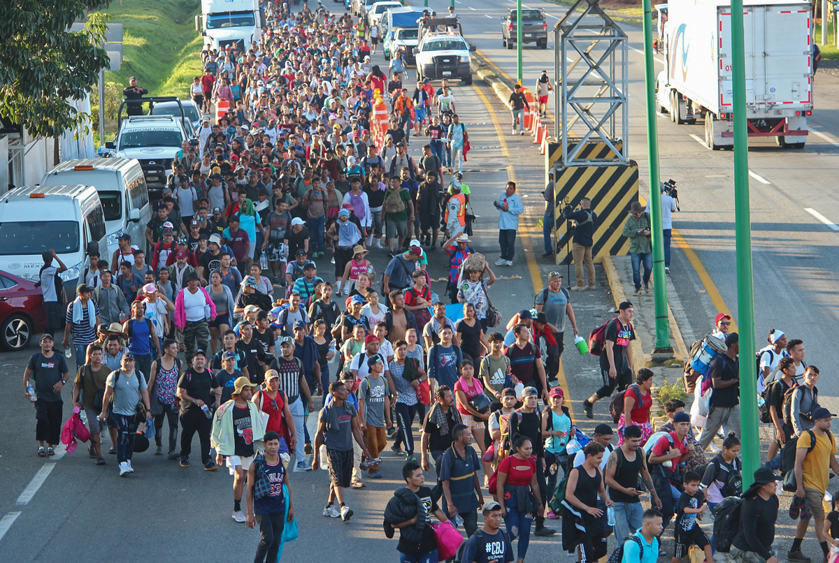 Otros 1.000 migrantes se unen a la caravana que avanza desde la frontera sur de México
