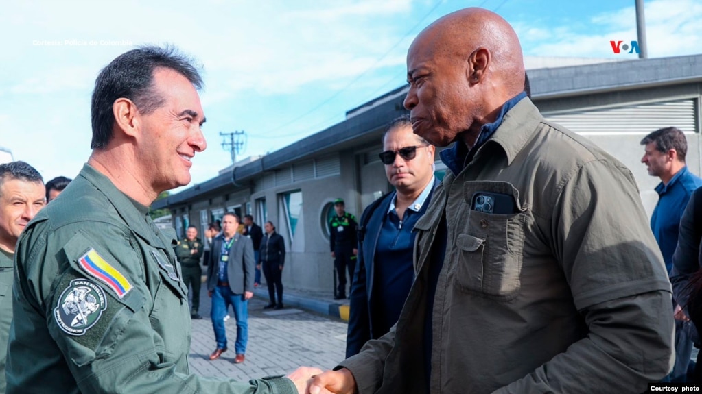 Alcalde de Nueva York sobrevoló selva del Darién para conocer crisis migratoria