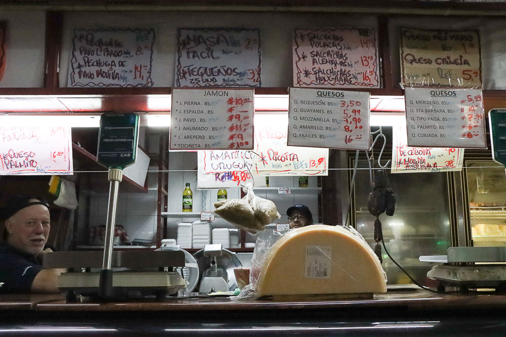 Quesos -Mercado Guaicaipuro (Mairet Chourio)