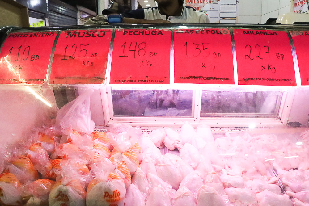 Pollo- Mercado Guaicaipuro (Mairet Chourio)