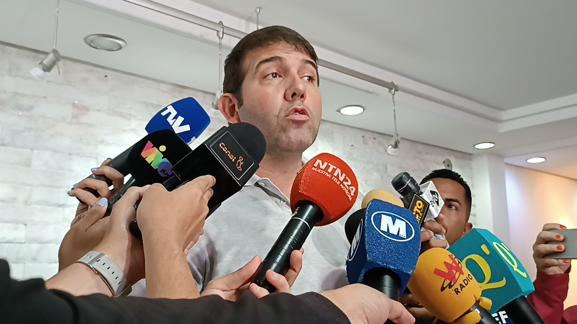 Prosperi sigue en la primaria, pero condiciona el reconocimiento de los resultados