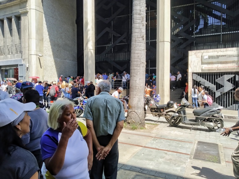 Protesta en Ministerio de Educación Universitaria (Mairet Chourio)