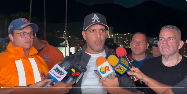 Autoridades prohíben uso de playas y zarpes de embarcaciones en La Guaira debido a fuerte oleaje