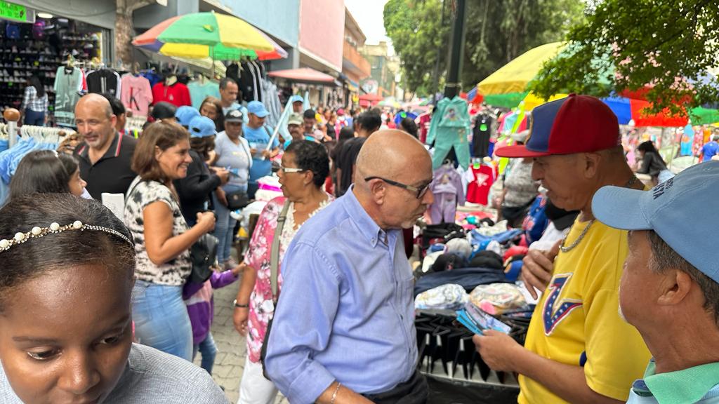 Maduro no gana en Catia ni haciendo trampa, dice Andrés Caleca