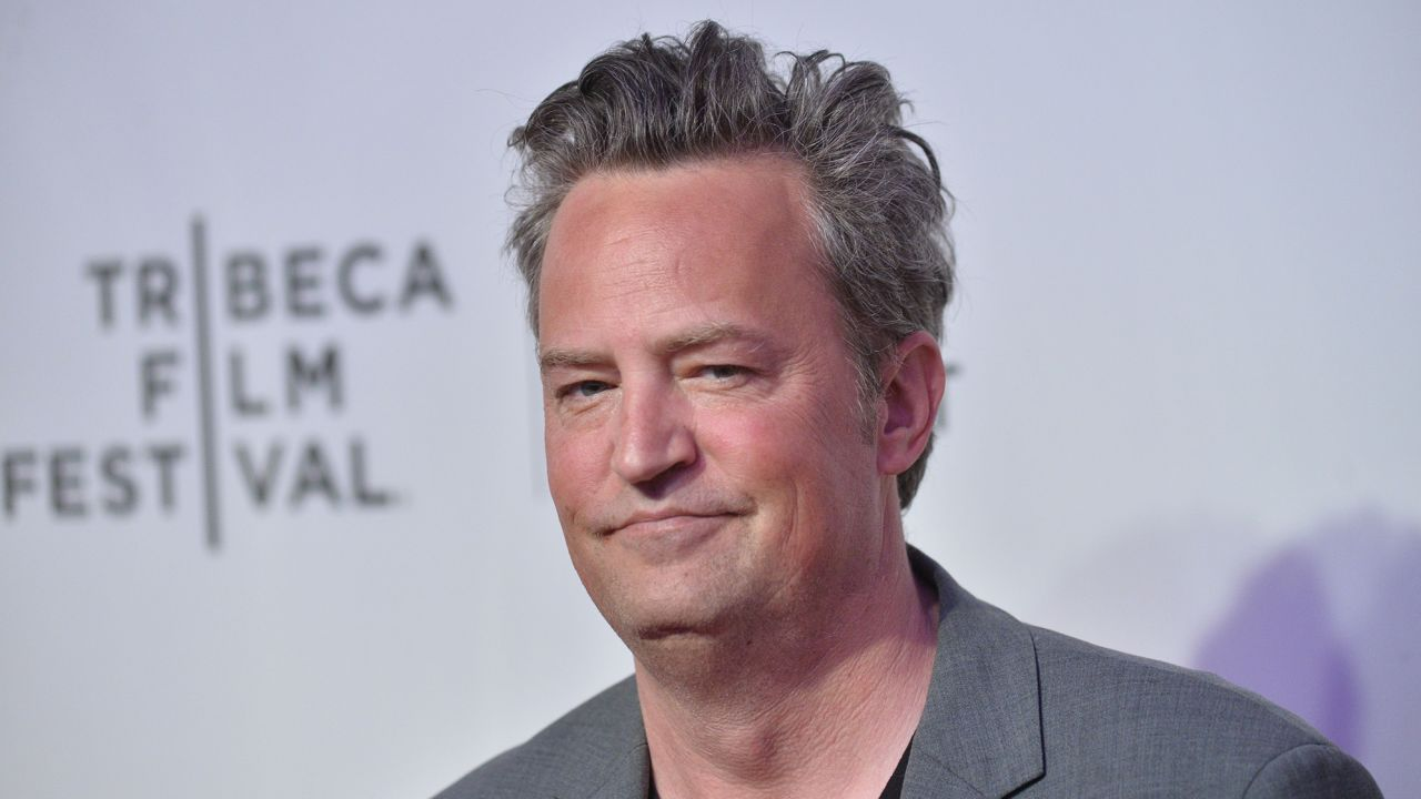Autopsia de Mathew Perry está lista, pero falta informe toxicológico