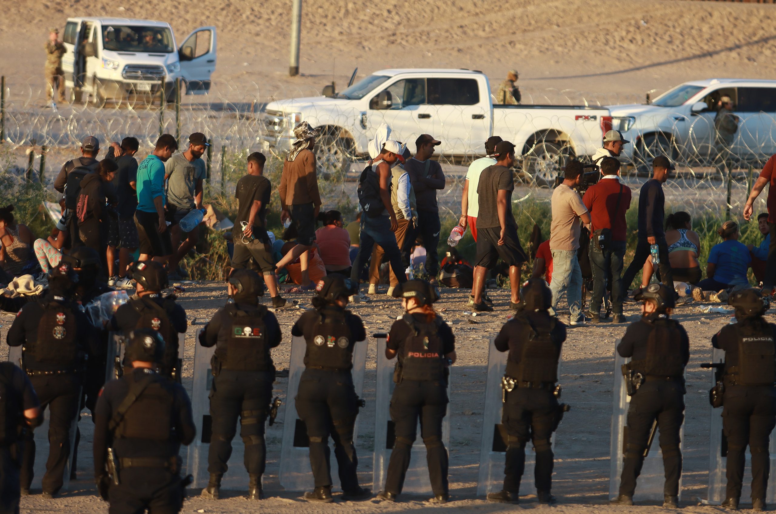 México intenta impedir con refuerzo policial cruce de migrantes a EEUU