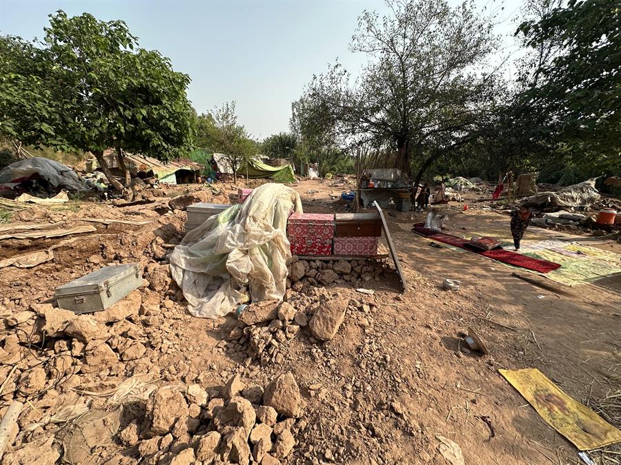 Cientos de muertos y 300 heridos en Afganistán tras siete terremotos