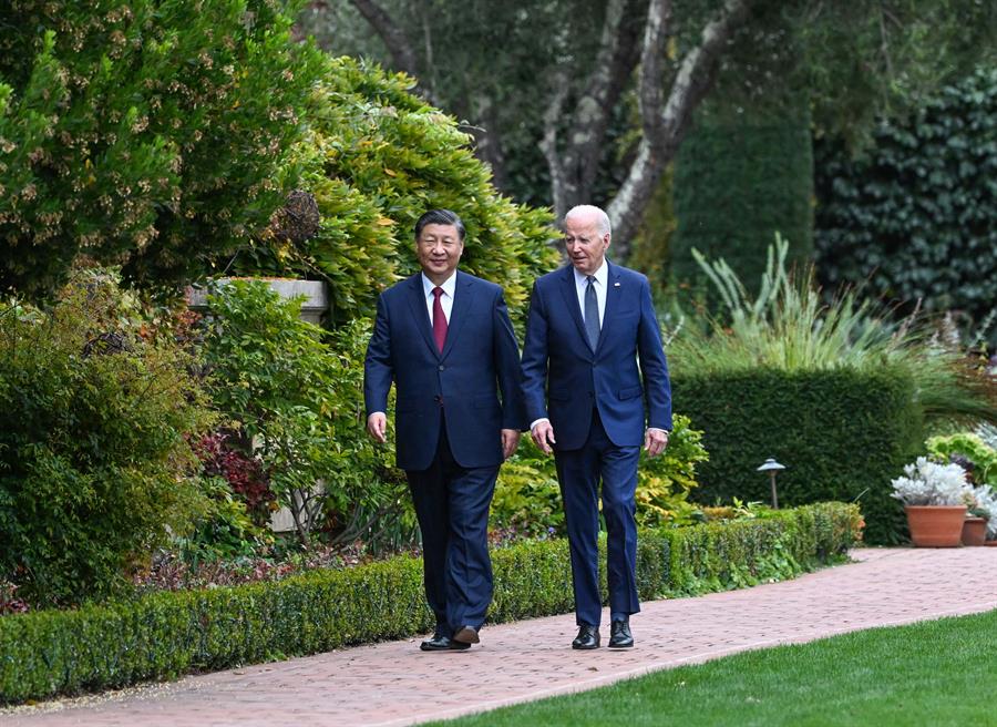 China critica calificativo de "dictador" de Biden a Xi tras su reunión en San Francisco