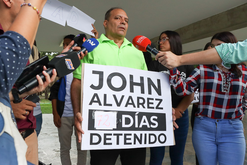 Familiares y estudiantes de la UCV exigen la liberación de John Álvarez (Mairet Chourio)