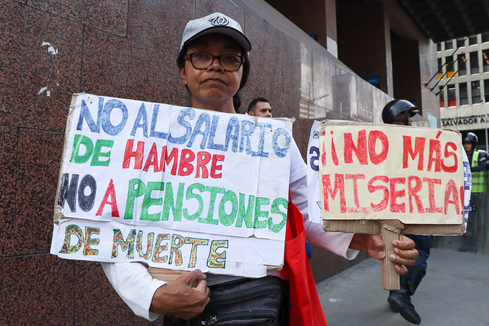 Trabajadores y pensionados protestan por salario justo (Mairet Chourio)