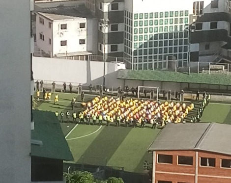 Toman instalaciones deportivas del colegio San Agustín para ingresar presos a las Zona 7 de la PNB