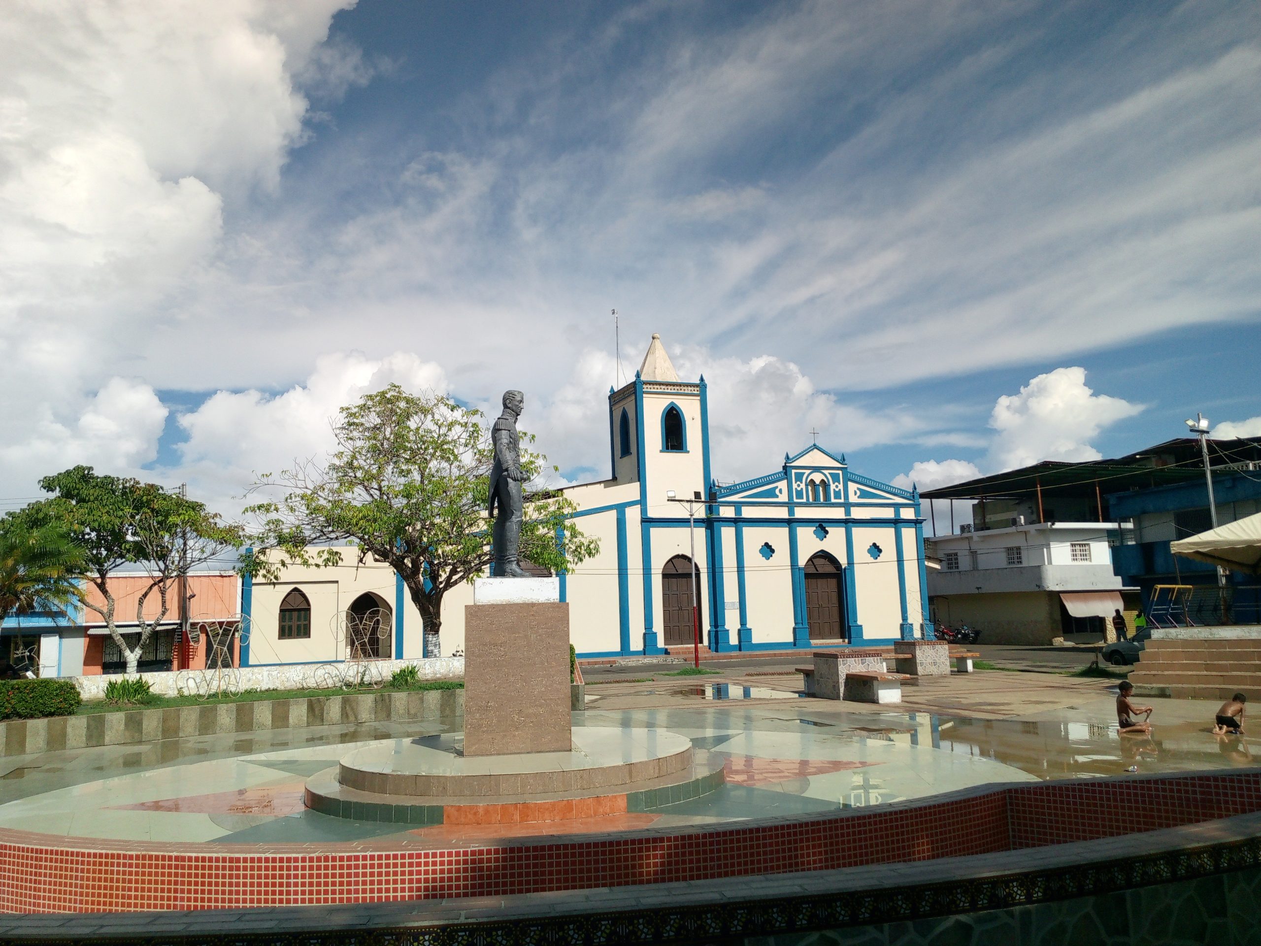 Barrancas del Orinoco: una plaza electoral tomada por civiles armados