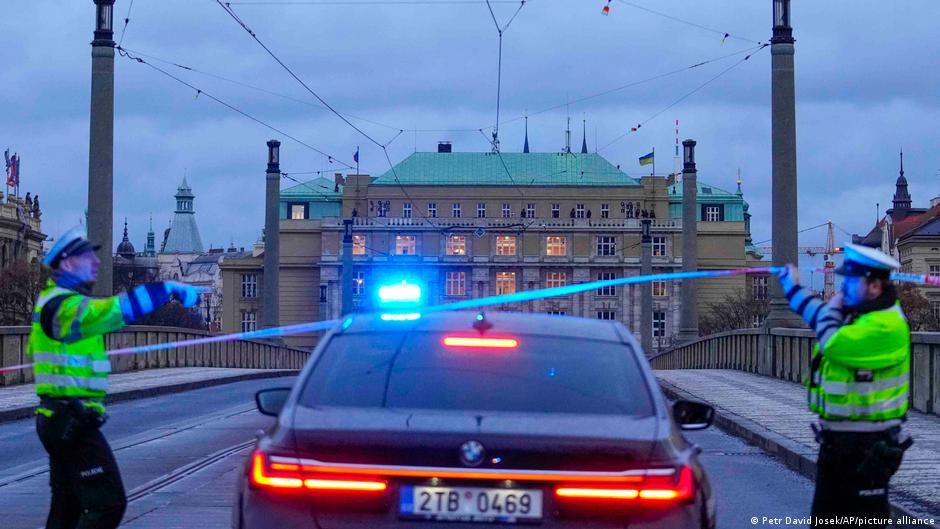 Diez muertos y decenas de heridos en tiroteo en la Universidad Carolina de Praga