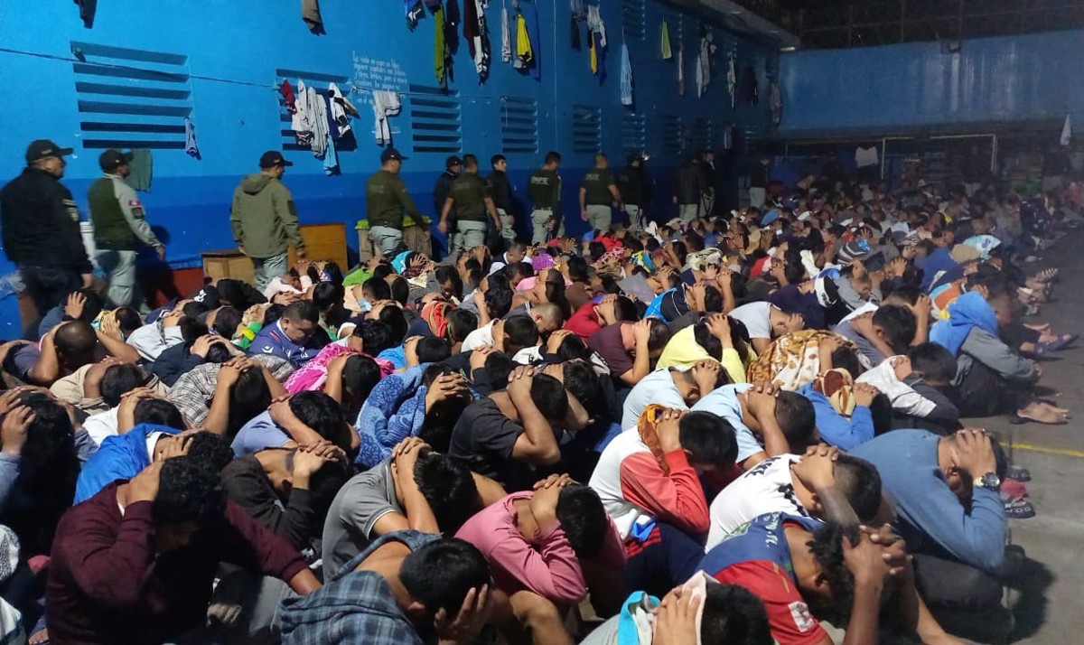 Las autoridades de Perú intervienen en las 68 cárceles del país tras sucesos en Ecuador