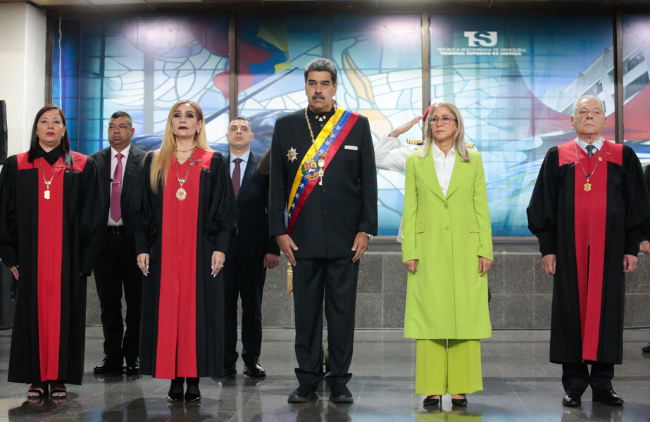 Maduro señala de «terrorista y extremista a la PUD» pero asegura que se mantendrá en el diálogo