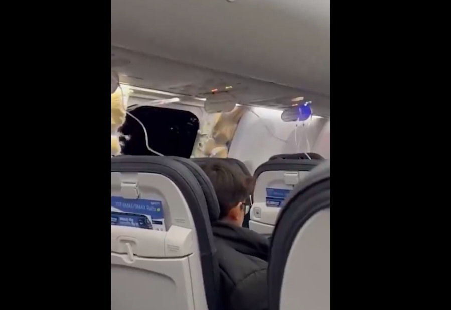 EEUU ordena inmovilizar temporalmente algunos Boeing 737 Max tras incidente con un avión