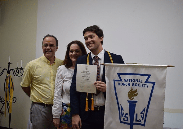 Gobierno de Ortega destierra a esposo e hijo de exdirectora de Miss Nicaragua