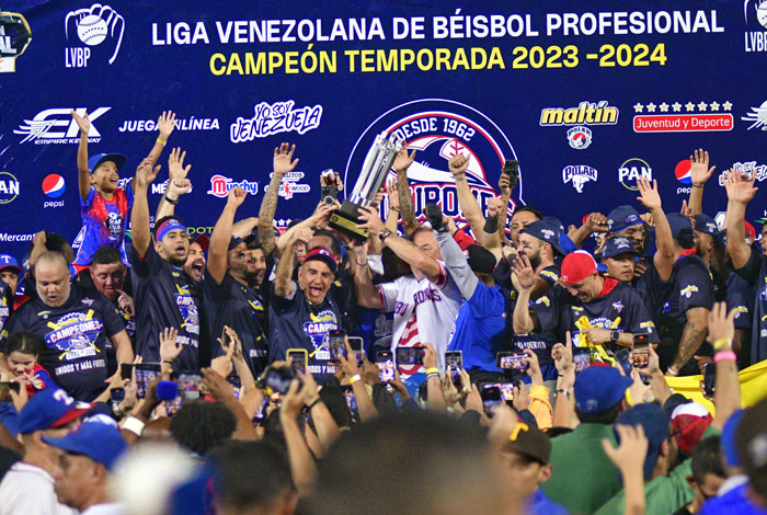 La Guaira celebra campeonato de Tiburones con día no laborable