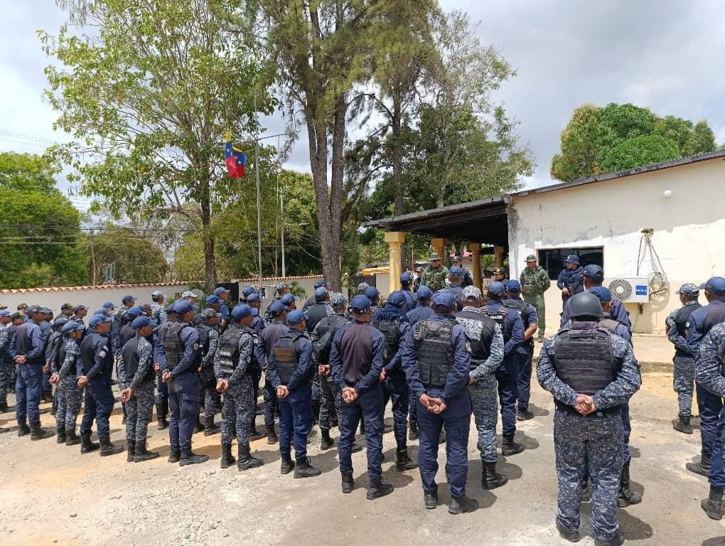 Despliegan a 200 policías en La Paragua tras muerte de 16 mineros
